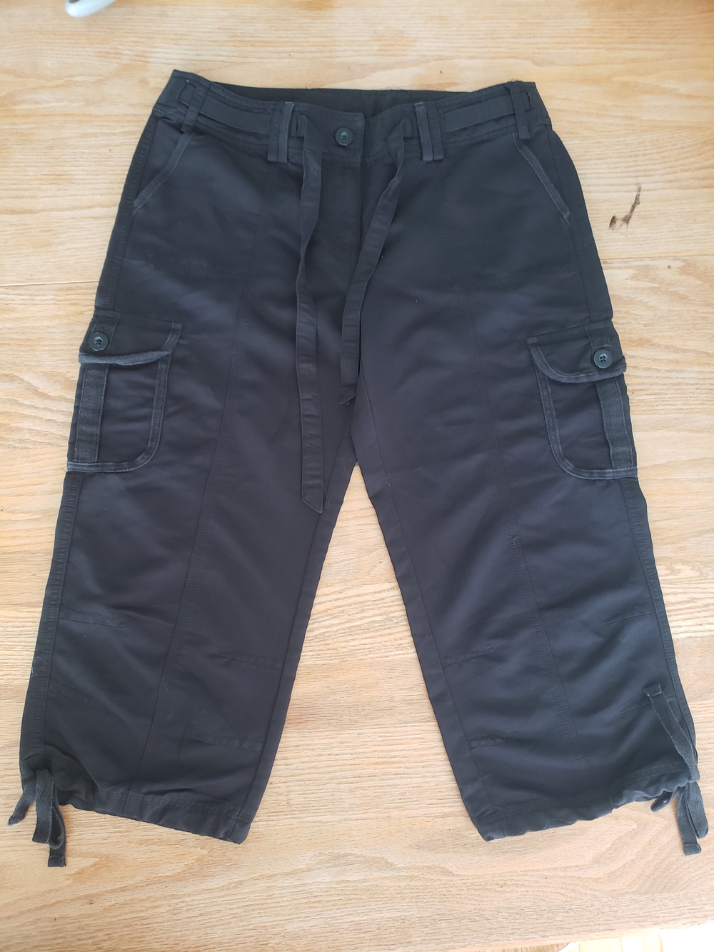 Per Se Black Cargo Capris with Tie Waist